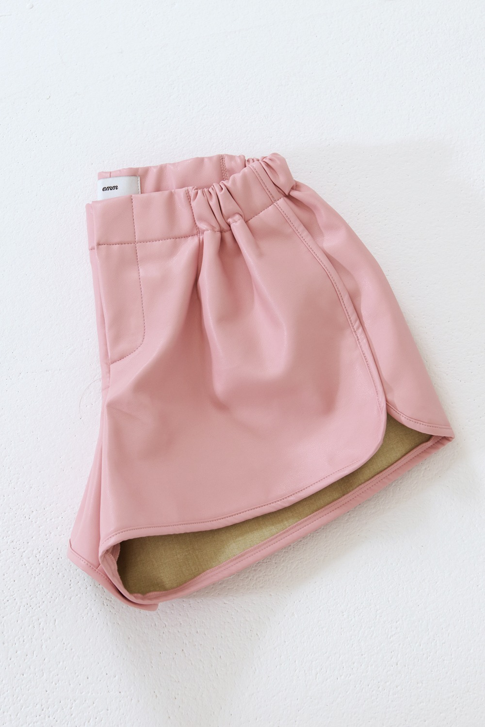 Piping Faux Leather Short Pants Pink